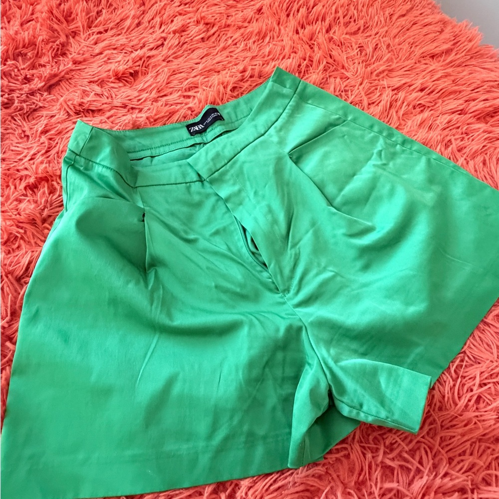 Zara Green Women's Shorts - Picture 3 of 3
